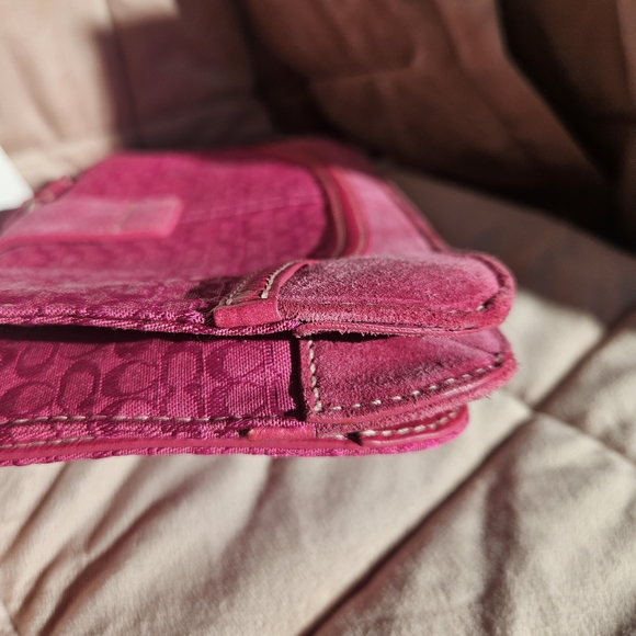 Coach Soho Signature Buckle Bag - Picture 12 of 14